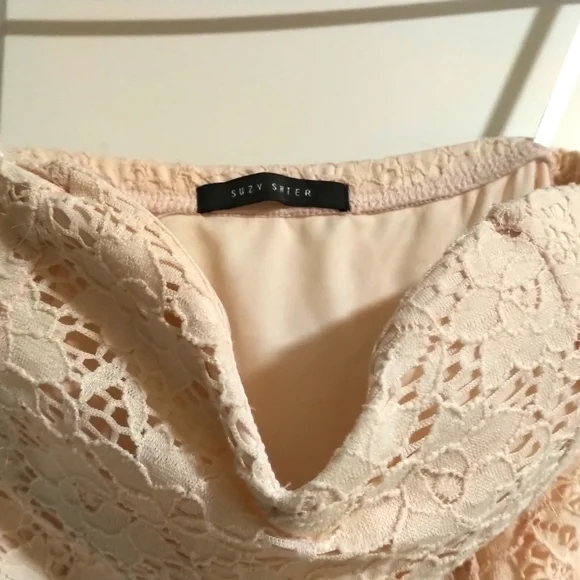 ✨SALE: 2 for 50% off!✨ Suzy Shier lace blush pink strapless dress - XS - Picture 5 of 6